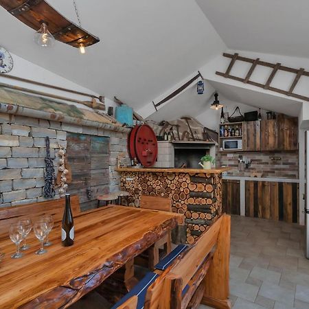 Villa Levanda Макарска Екстериор снимка