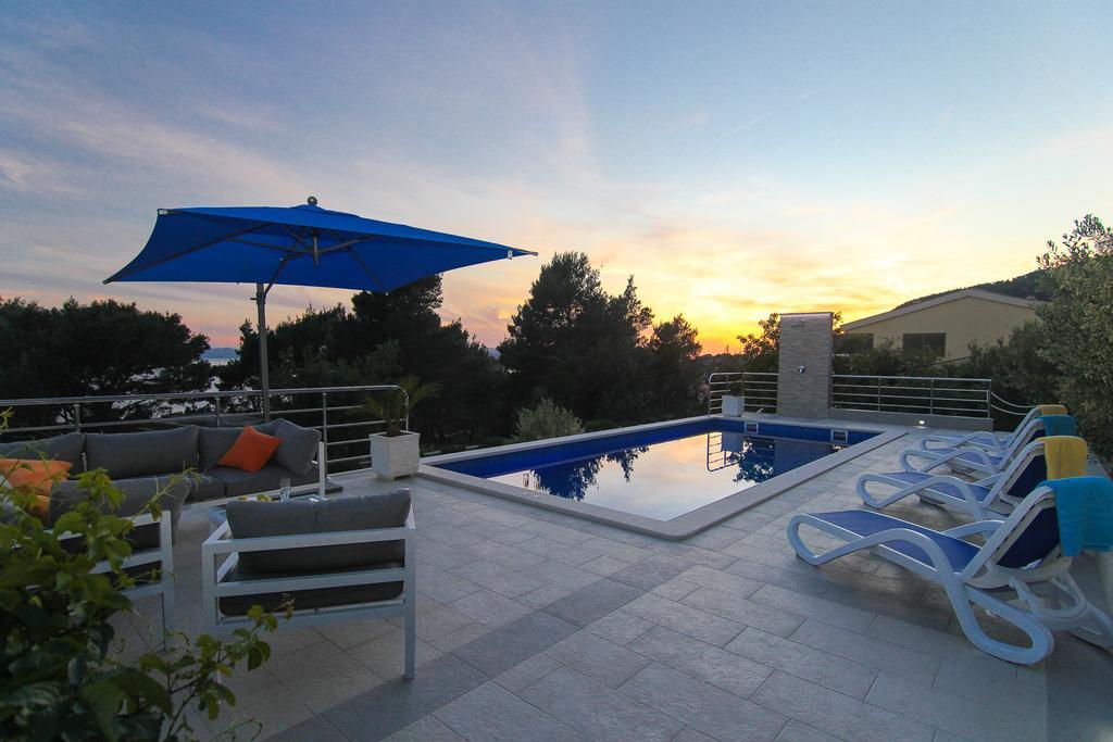Villa Levanda Макарска Екстериор снимка
