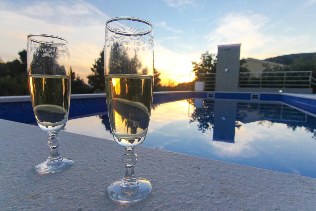 Villa Levanda Макарска Екстериор снимка